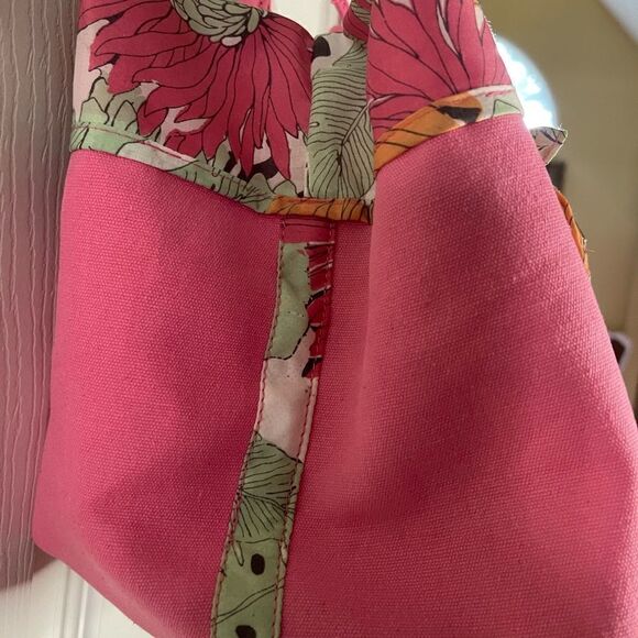 NWOT Caribbean Joe hot pink canvas with tropical prints beach tote . - Picture 12 of 13